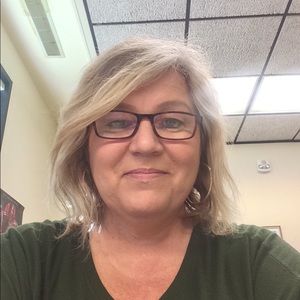 Meet your Posher, Connie